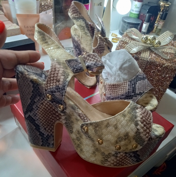 š„M/\CKIN J/SANDLE - Picture 3 of 7